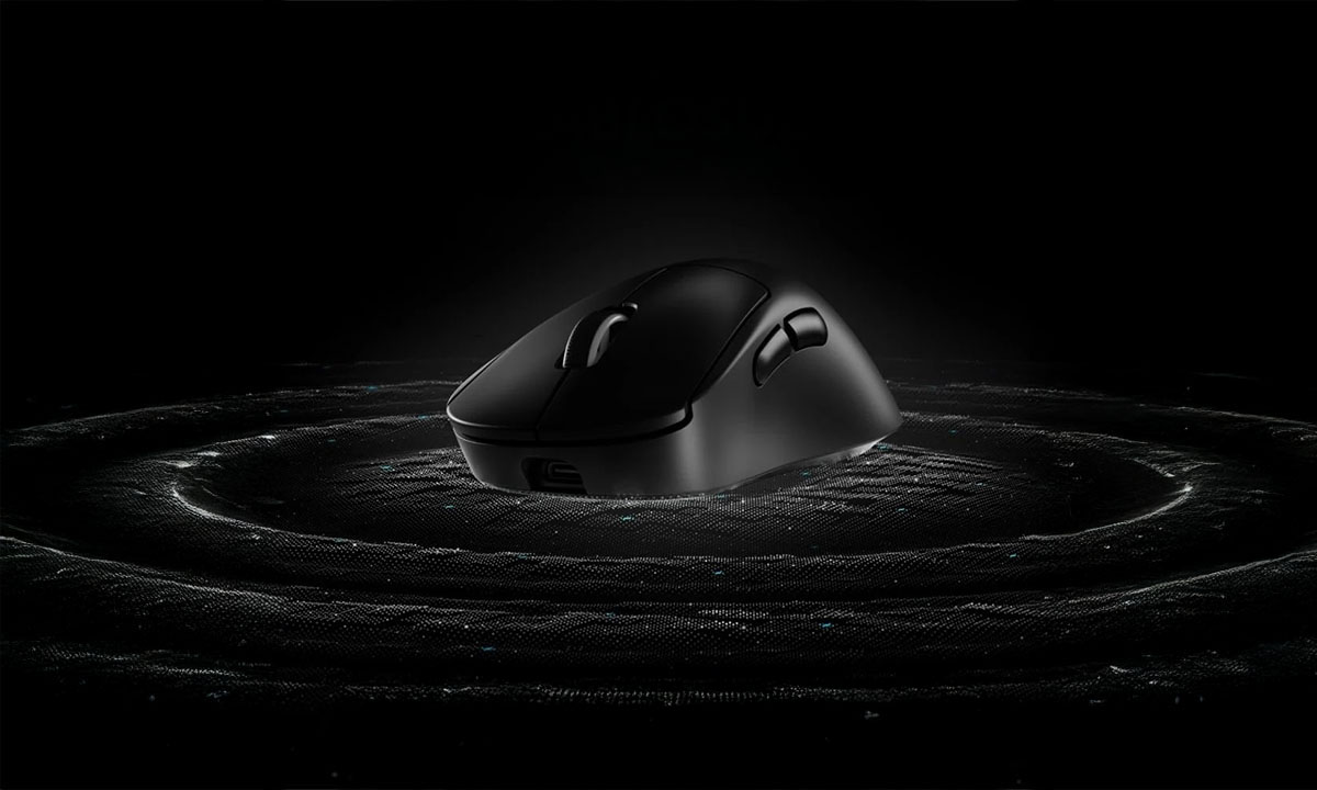 Logitech G PRO X Superlight 2 draadloze gaming muis met HERO 2 sensor, zwart, lichtgewicht ontwerp, ideaal voor professionele gamers en precisie gaming.