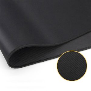 Antislip gaming mat met duurzaam, soepel oppervlak en sterke grip voor optimale gameplay en comfort. Geschikt voor gamers die waarde hechten aan kwaliteit en prestatie.